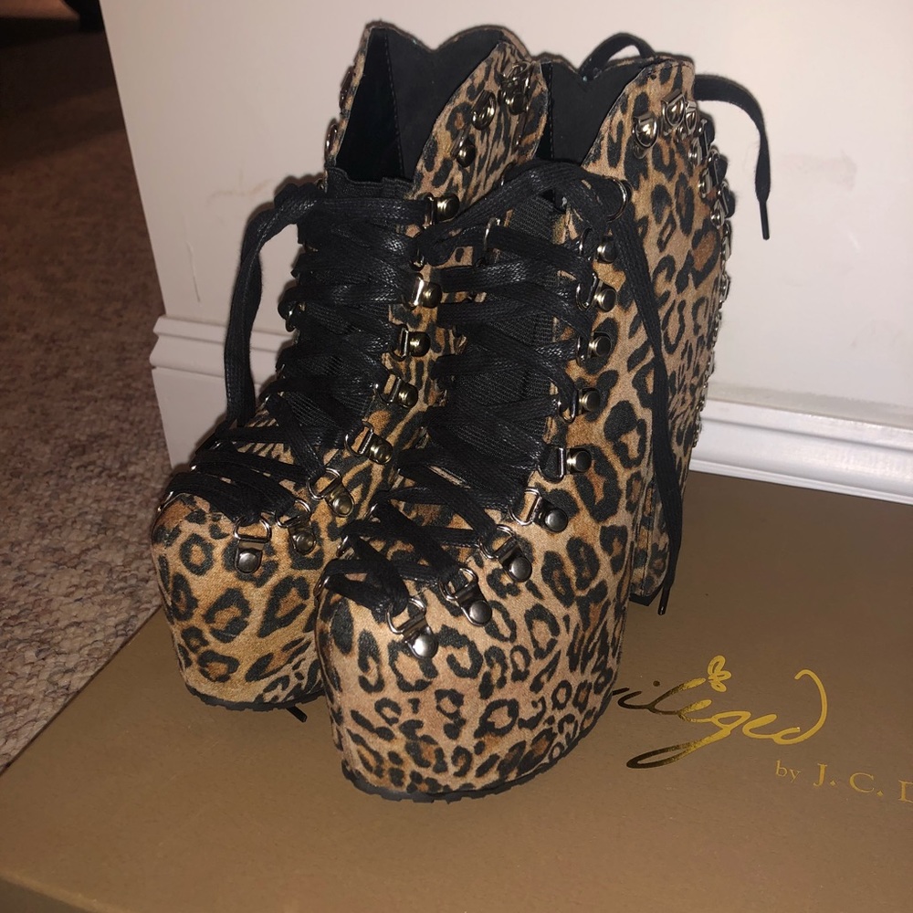 Privileged Leopard Platform Pump